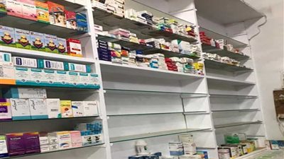صحة الشرقية: تشميع صيدلية غير مرخصة بأبو كبير وضبط أكثر من ٩٥ ألف قرص وعبوة دواء بداخلها
