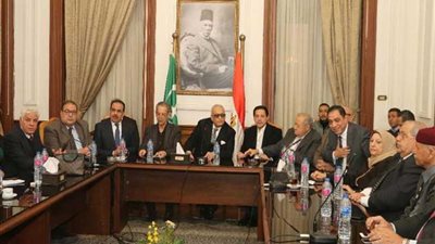 الهيئة العليا للوفد توافق بالأغلبية على مشاركة الحزب في اجتماع القوى الحزبية والسياسية