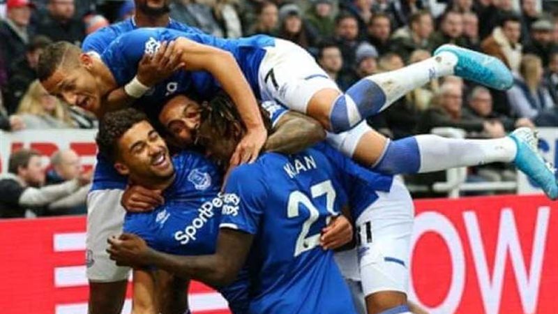 إيفرتون يفوز على