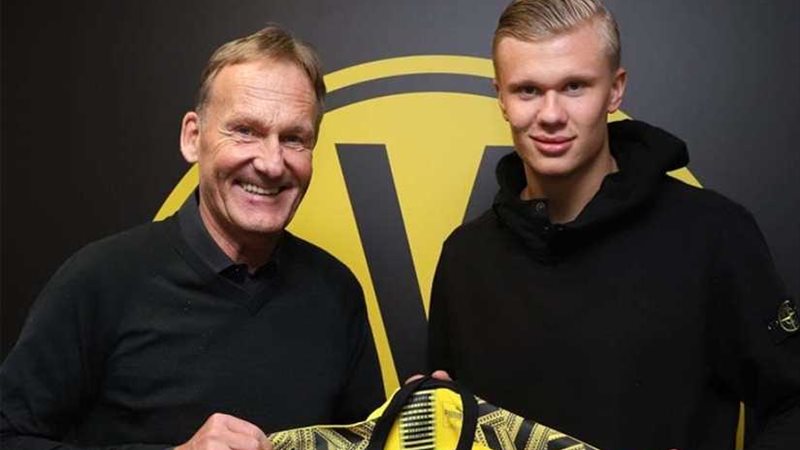 دورتموند يتعاقد مع