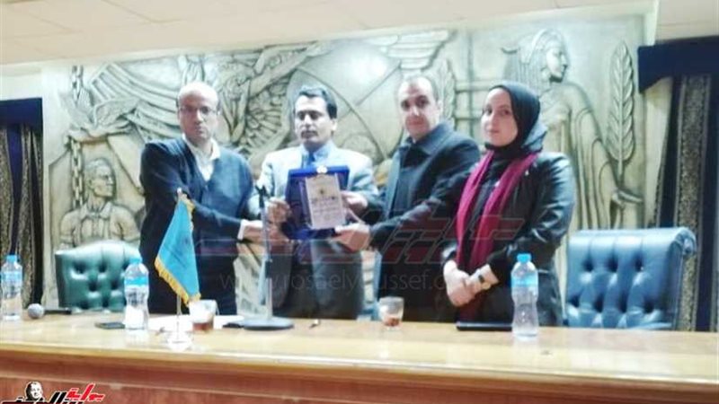 صحفيون من مختلف الأجيال..