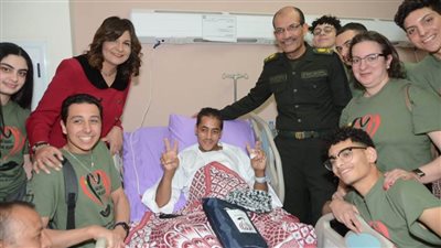 وزيرة الهجرة تزور مصابى القوات المسلحة بصحبة أبناء الجيلين الثانى والثالث من المصريين بكندا 