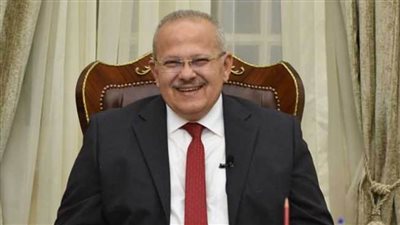 رئيس جامعة القاهرة يتفقد إجراءات استخدام الكواشف الحرارية على البوابات 