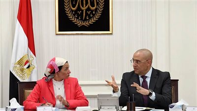 فؤاد والجزار  يفتتحان مشروع اتوبيسات الخدمة المميزة باكتوبر