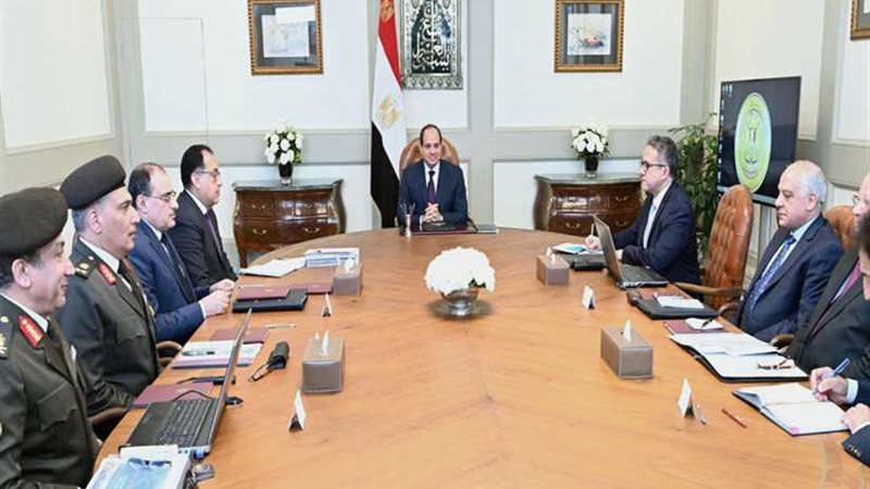 الرئيس السيسي يطلع