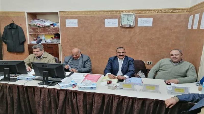 306 أطباء يتقدمون