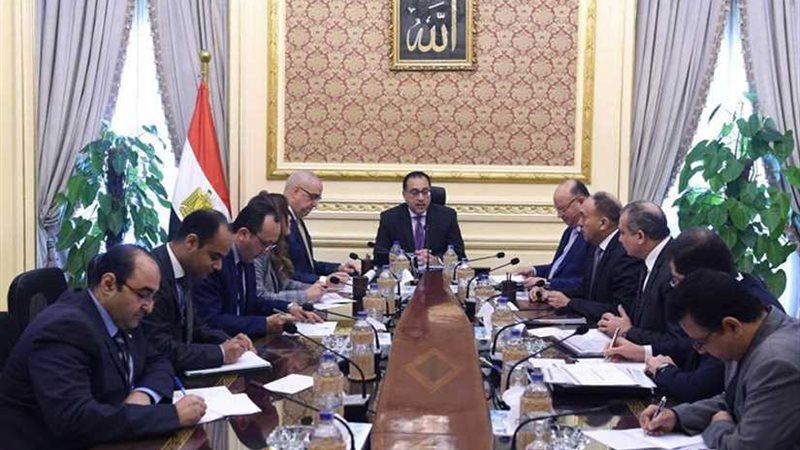 رئيس الوزراء يتابع
