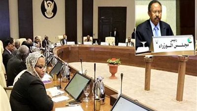 رئيس وزراء السودان: نسعى لاستعادة الأموال المنهوبة