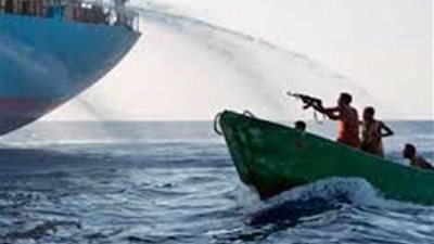 مسلحون يختطفون 8 أشخاص على متن ناقلة يونانية بالقرب من الكاميرون