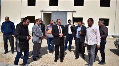 رئيس جامعة بني سويف يتفقد المدرجات الجديدة