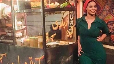 عود البطل على عربة كبدة.. هكذا تصدرت مروة الأزلي الترند (صور)