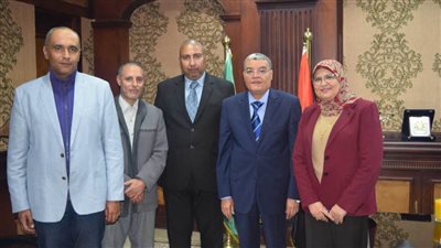 محافظ المنيا يتابع مع مسؤولي الصحة الإجراءات الاحترازية