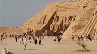 معبد أبوسمبل بأسوان يستقبل 3300 سائح