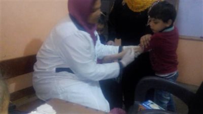  تطعيم ٨٠٠ ألف طفل ضد الحصبة بالشرقية