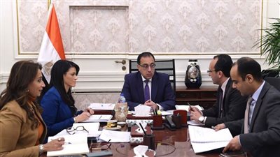 رئيس الوزراء يستعرض مع وزيرة التعاون الدولى نتائج زيارتها لواشنطن