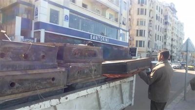 حملة لإزالة الإشغالات والاعلانات المخالفة وسط الإسكندرية