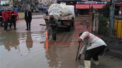 استمرار أعمال شفط المياه بالبحيرة