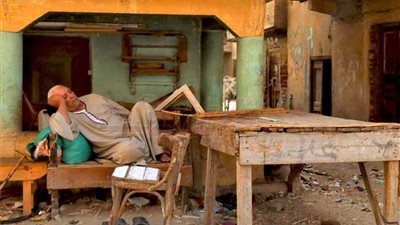 شعر بالأمان فنام