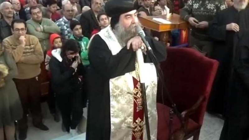 آلاف الأقباط يحتفلون