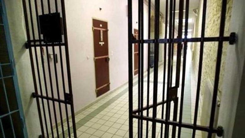 إخلاء سبيل 18 متهمًا