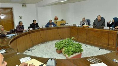 محافظ أسيوط يلتقي 17 مواطنًا من ذوي القدرات الخاصة