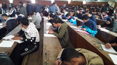 رئيس جامعة الأزهر يتفقد لجان امتحانات التربية الرياضية