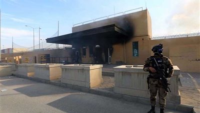 السفارة الأمريكية في بغداد تعلق جميع العمليات القنصلية