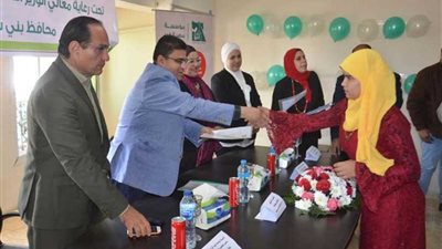 تسليم أجهزة عرائس وأجهزة منزلية لـ 27 فتاة ببني سويف