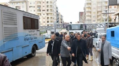 محافظ البحيرة فى جولة تفقدية لمتابعة كسح مياه الأمطار 