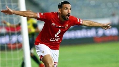 معلول يتقدم للأهلي بهدف في شباك المقاصة