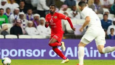 شباب الأهلي دبي يفوز على العين 2-1 ويعزز صدارته للدوري الإماراتي