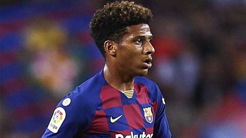 برشلونة يريد إعارة