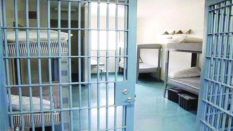 القضاء الجزائري يفرج