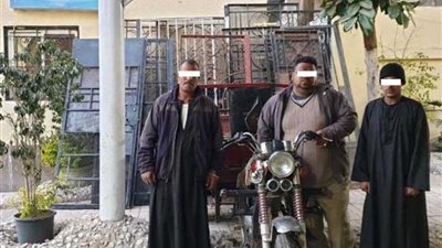 ضبط تشكيل عصابي تخصص في سرقة الأبواب الحديدية بأسيوط