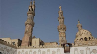 خطيب الجامع الأزهر: إنسانية الناس لا تكتمل إلا بالتزامهم بفضائل الأخلاق