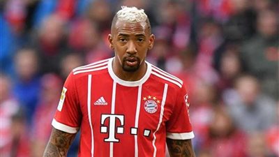 آرسنال يرغب في التعاقد مع المدافع الألماني بواتينج بعد إصابة شامبرز