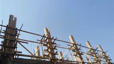 فك شدة خشبية لـ7 حالات مبانٍ مخالفة بمركز أسيوط