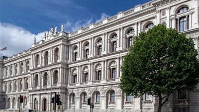 بريطانيا تحذر مواطنيها من السفر إلى العراق وإيران عقب مقتل سليماني