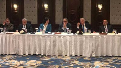 وزيرا السياحة والآثار والطيران يجتمعان مع 