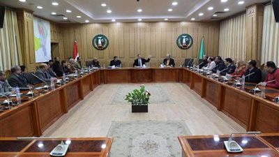 محافظ المنوفية: منع التعامل مع المقاولين المتقاعسين في تنفيذ الأعمال