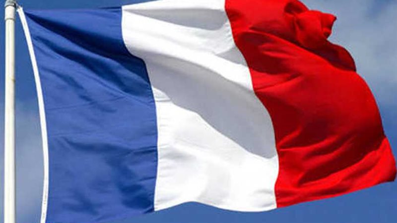 فرنسا تطالب مواطنيها