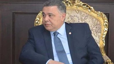 محافظ البحر الأحمر يواصل مواقفه الإنسانية ويستجيب لاستغاثة مواطن .. و