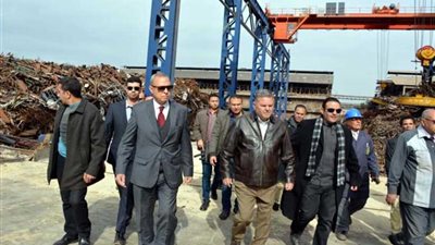 وزير قطاع الأعمال ومحافظ القليوبية يتفقدان أعمال التطوير بشركة مصانع الدلتا للصلب