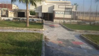 إزاحة آثار الأمطار أمام مراكز شباب الإسماعيلية 