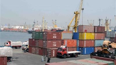 ميناء الإسكندرية يحقق أرقامًا قياسية في معدلات حركة السفن والشحن والتفريغ