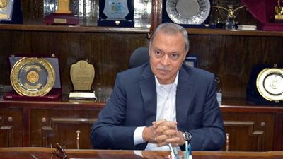 رئيس جامعة بنها يتفقد لجان الامتحانات والمعامل والورش بالكليات