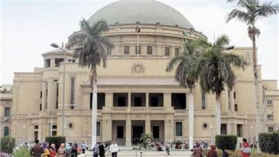 جامعة القاهرة تجري أول تجربة للتعليم الإليكتروني 