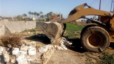 إزالة 8 حالات تعدٍ بالدلنجات