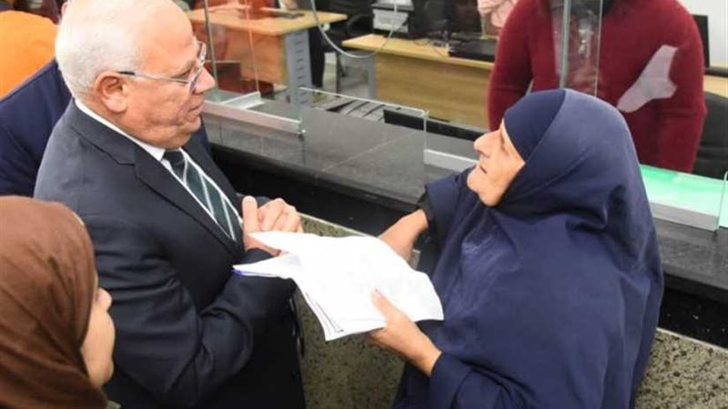 محافظ بورسعيد يلتقي