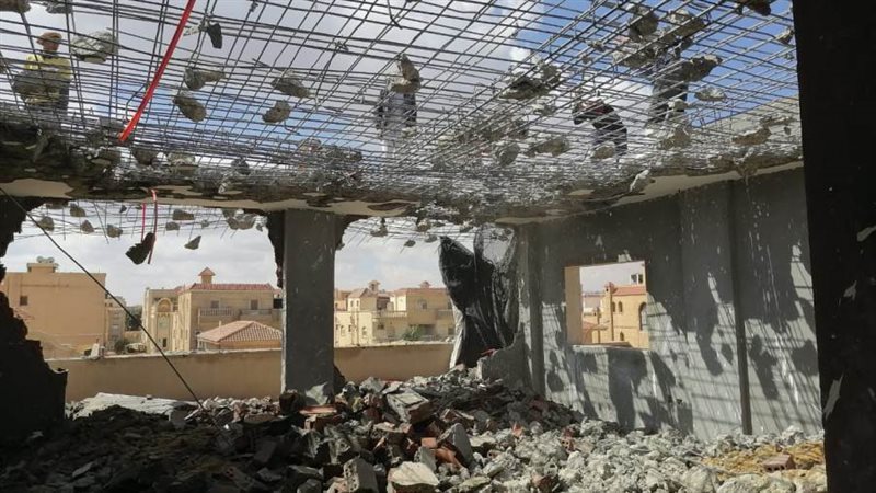 المبنى بعد هدمه